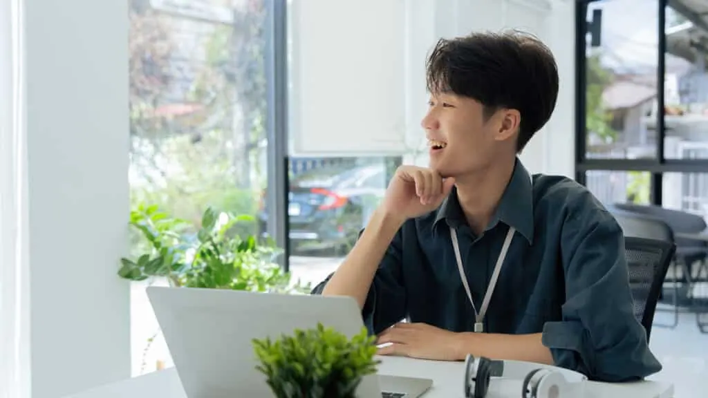 Avis sur le bureau assis-debout Flexispot : Waxoo.fr