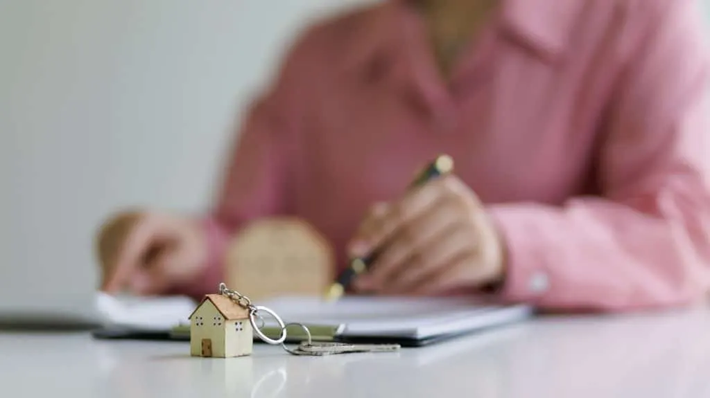 Courtier immobilier : trouvez le meilleur professionnel pour votre projet immobilier sur Waxoo.fr.