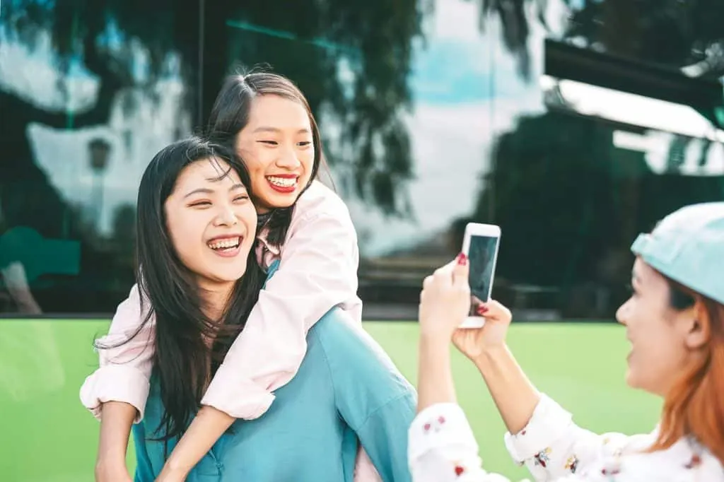 Format idéal pour stories Instagram : découvrez-le sur Waxoo.fr !